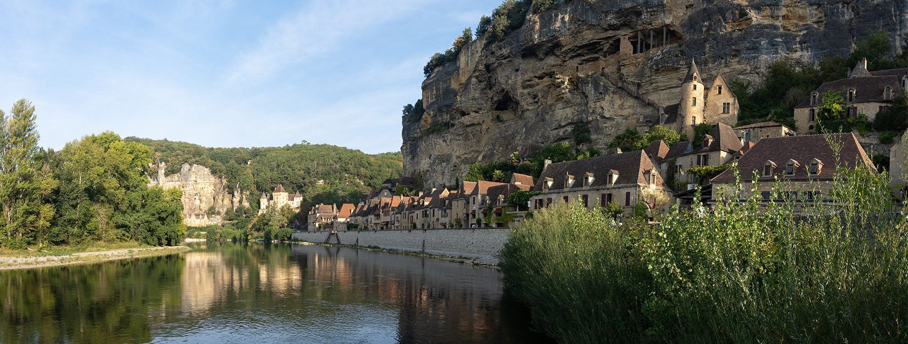 Un beau camping nature entre lacs, forêts et landes fleuries en Dordogne