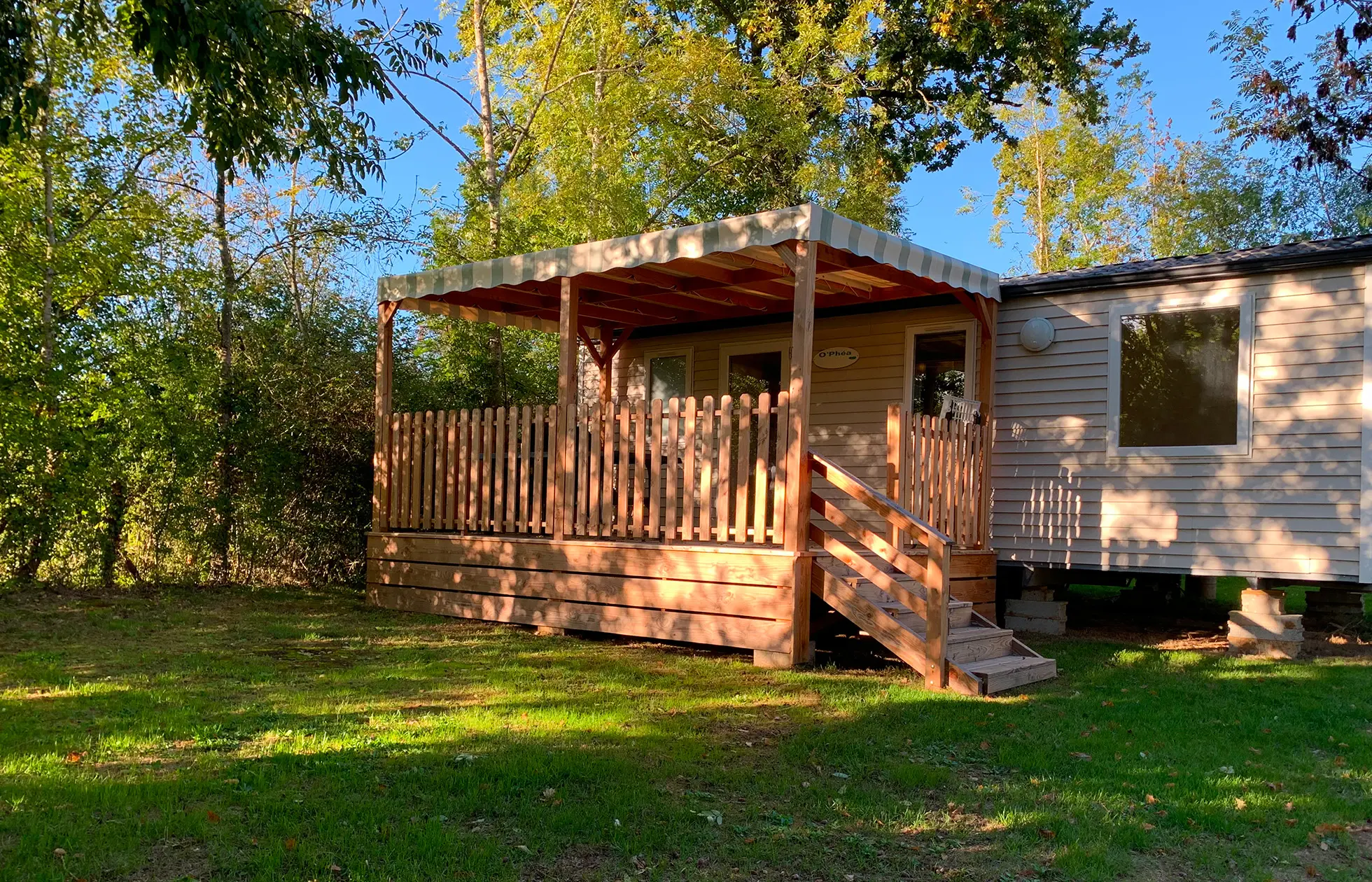 21 - Camping Côté Lac - Hébergement
