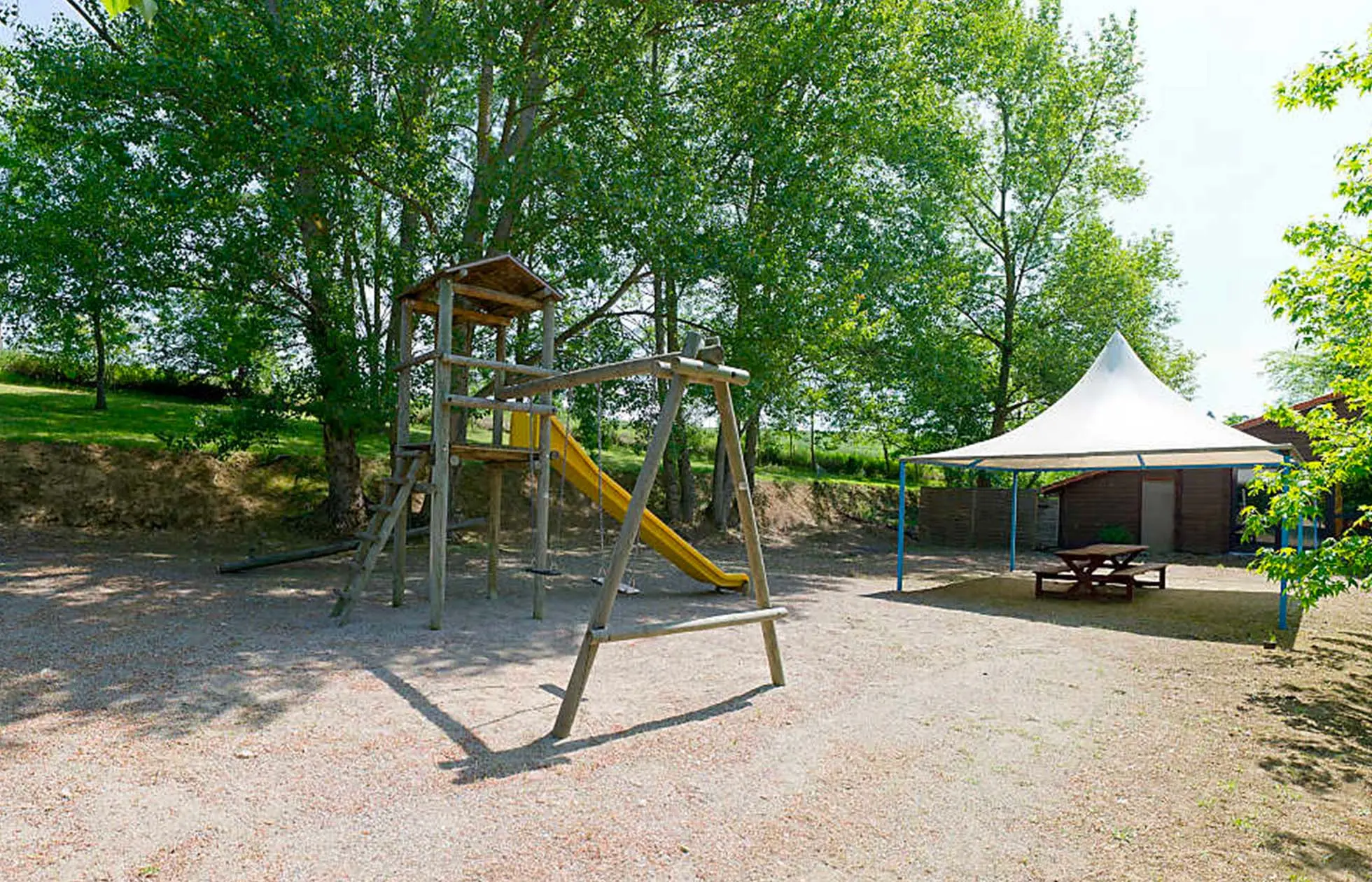 14 - Camping du Lac de La Thésauque - Aire de jeux