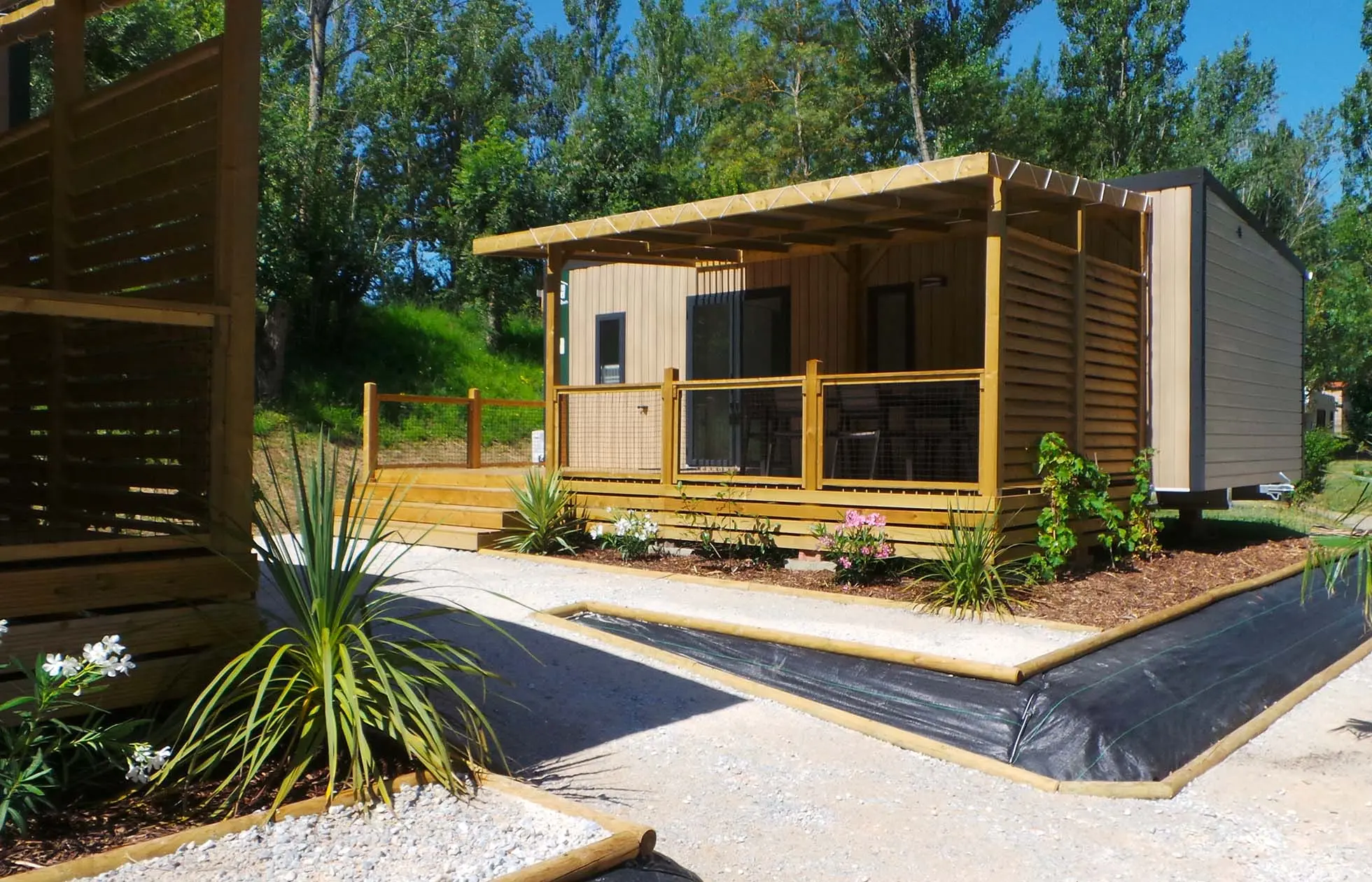 16 - Camping du Lac de La Thésauque - Hébergement