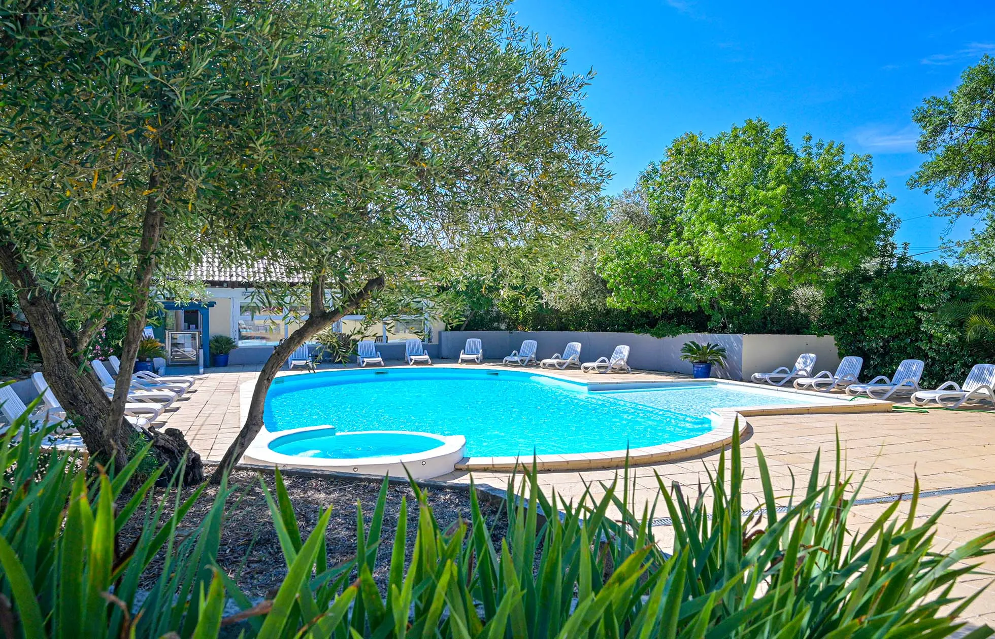 07 - Camping Fondespierre - Piscine