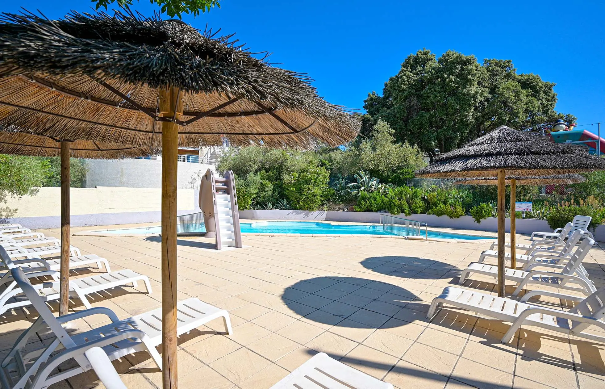09 - Camping Fondespierre - Piscine