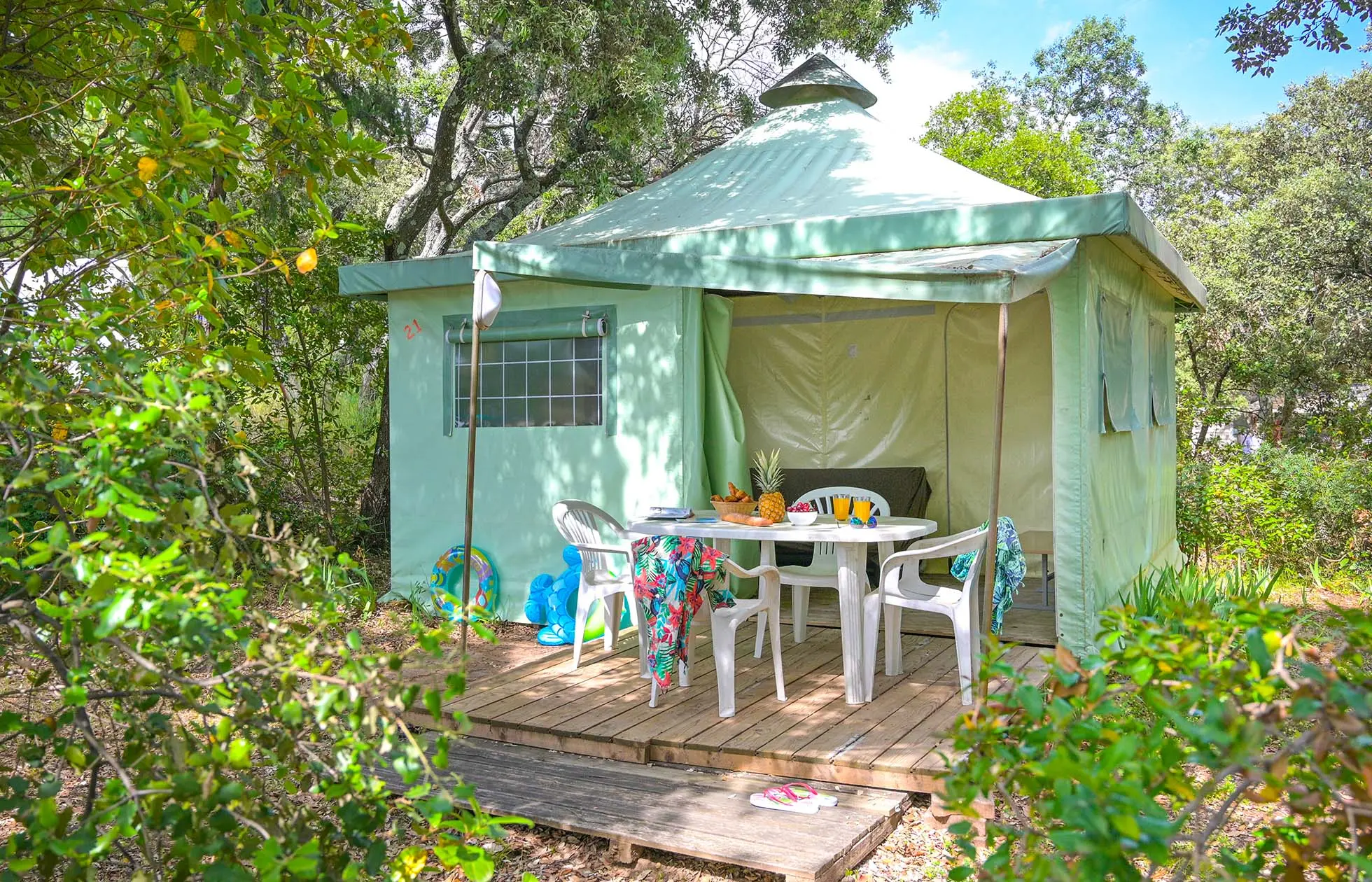 13 - Camping Fondespierre - Hébergement