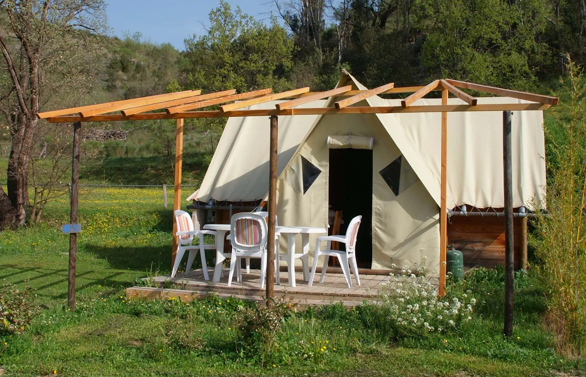18 - Camping La Beaume - Hébergement