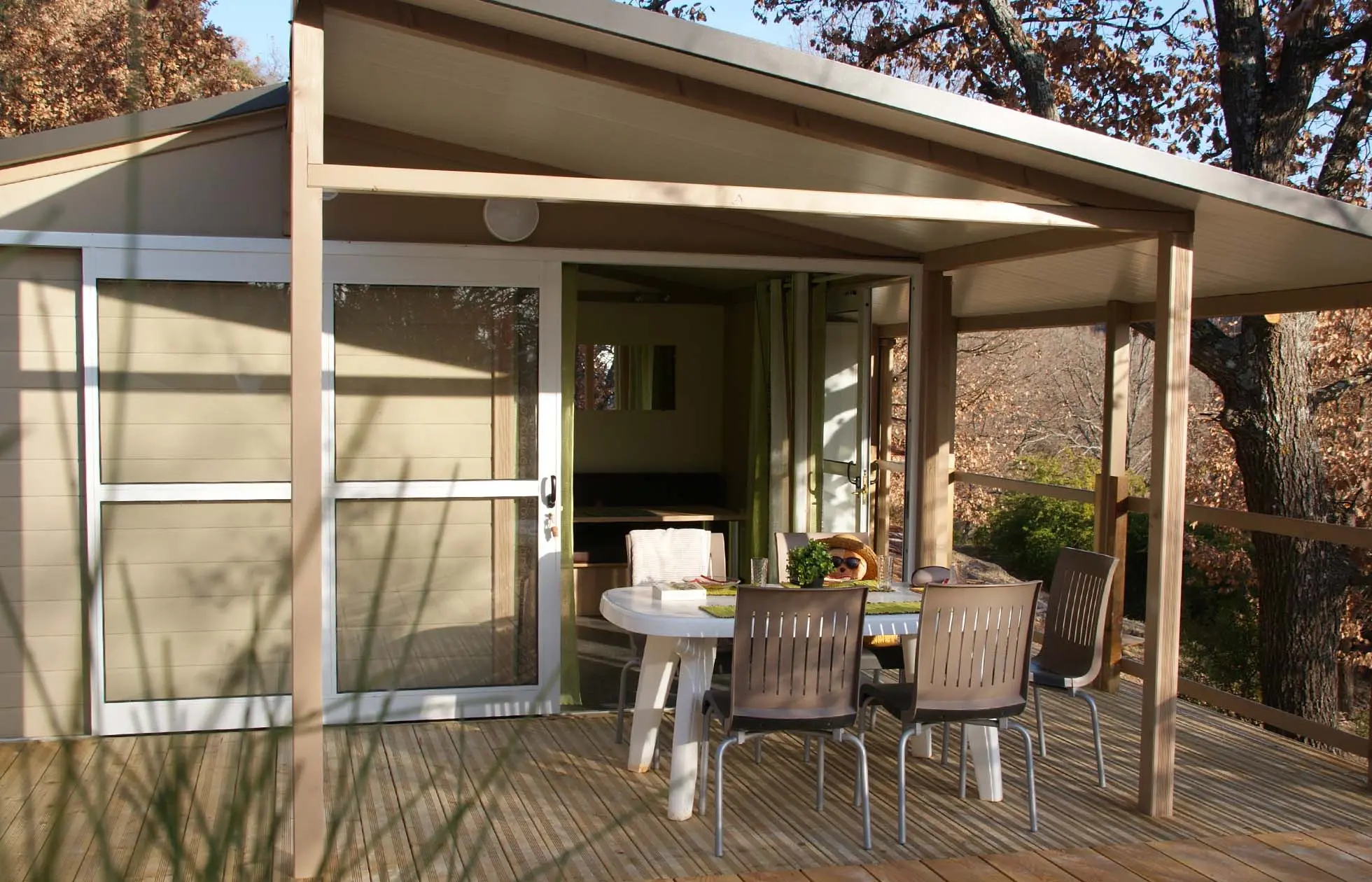 19 - Camping La Beaume - Hébergement