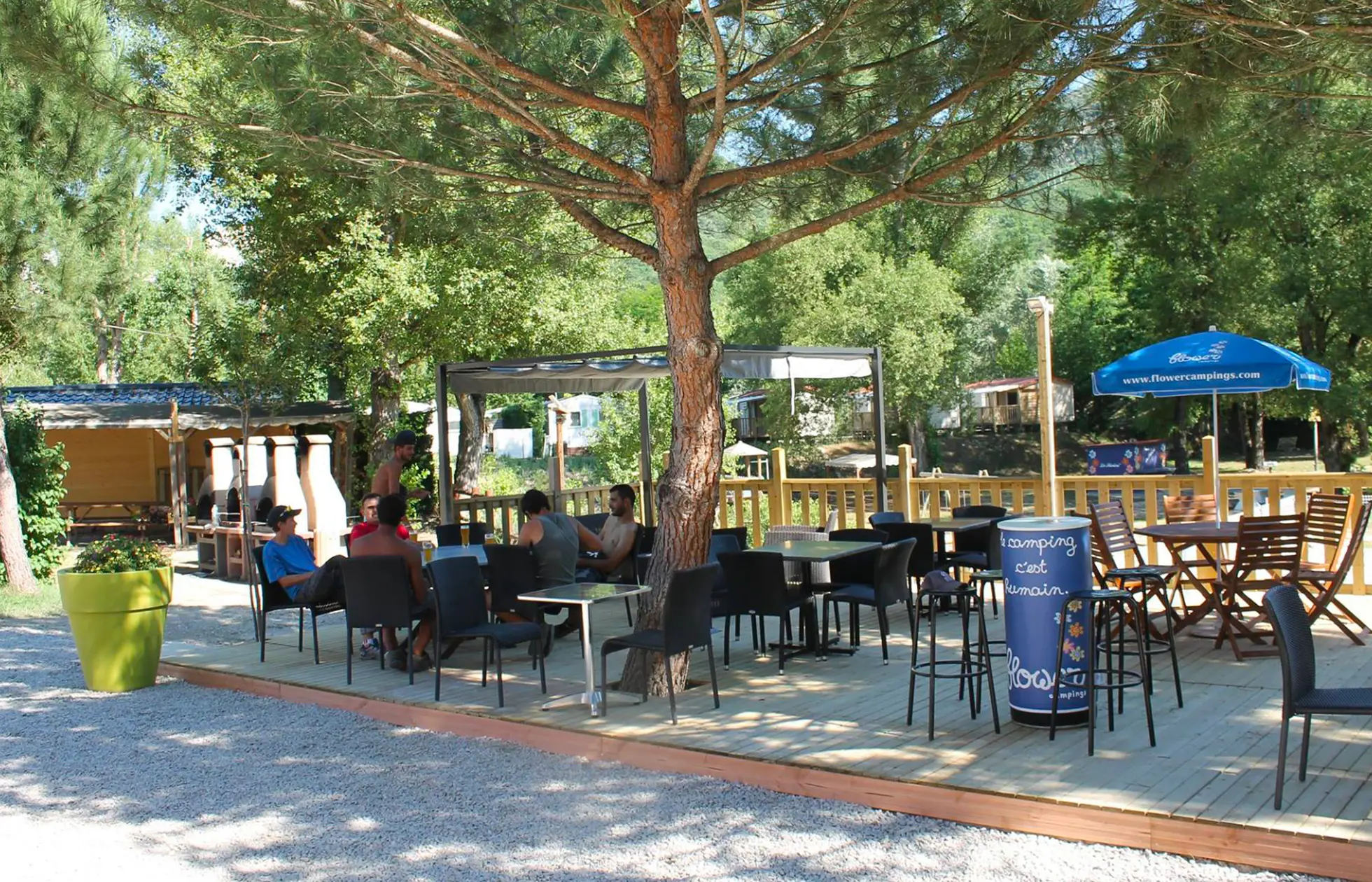25 - Camping La Rivière - Service
