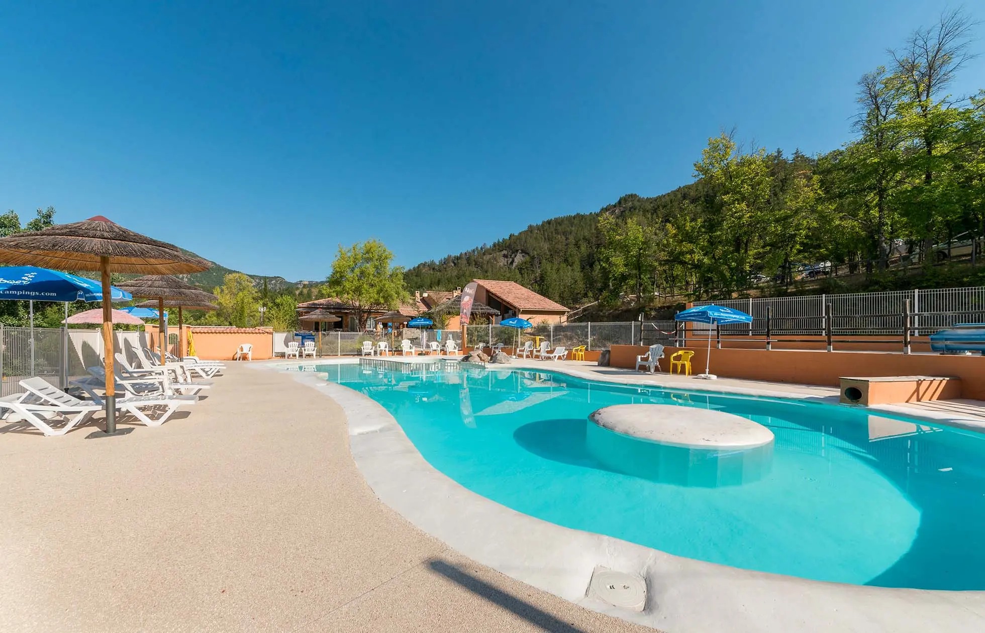 04 - Camping le Clot du Jay - Piscine