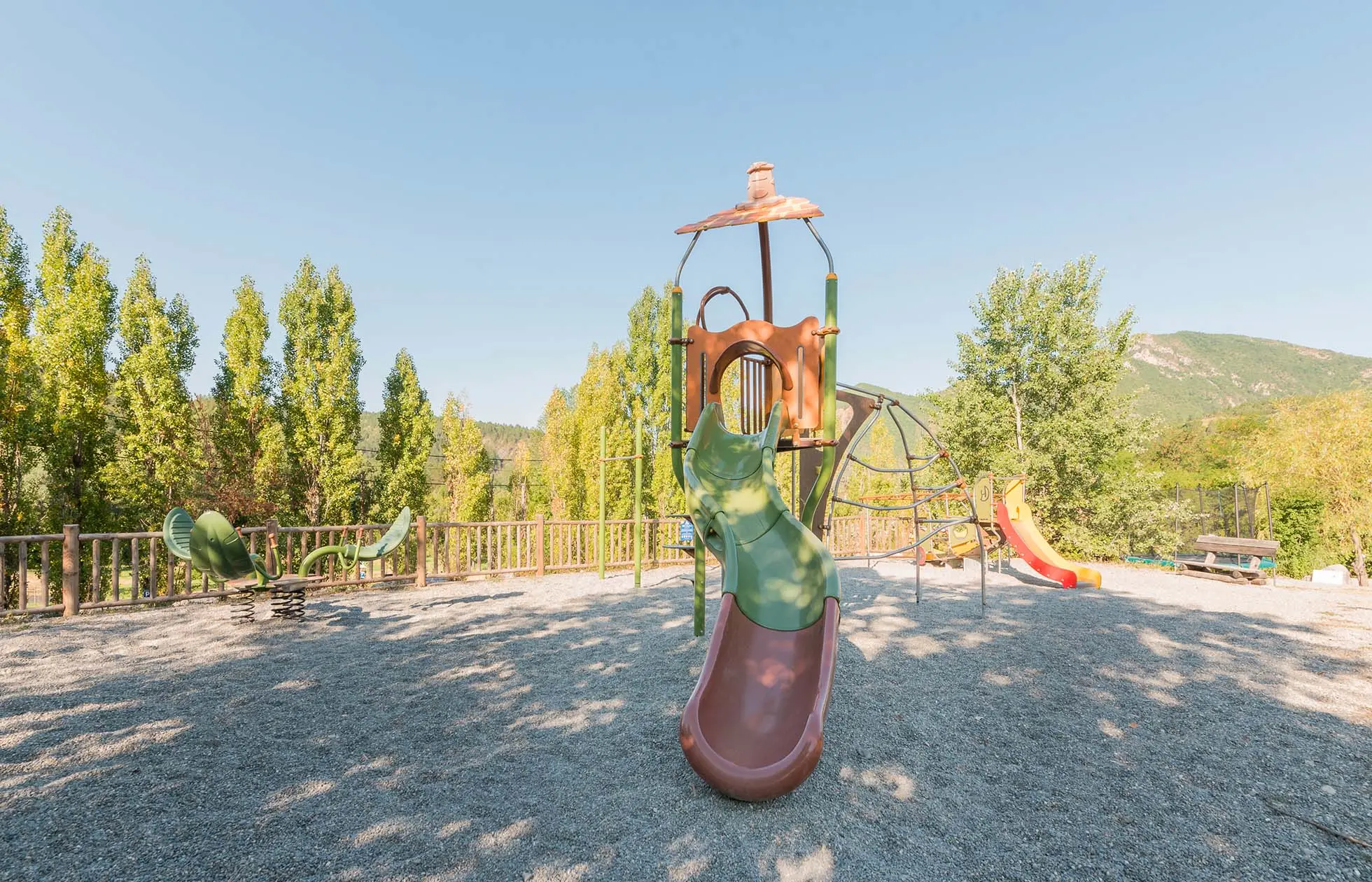 11 - Camping le Clot du Jay - Aire de jeux