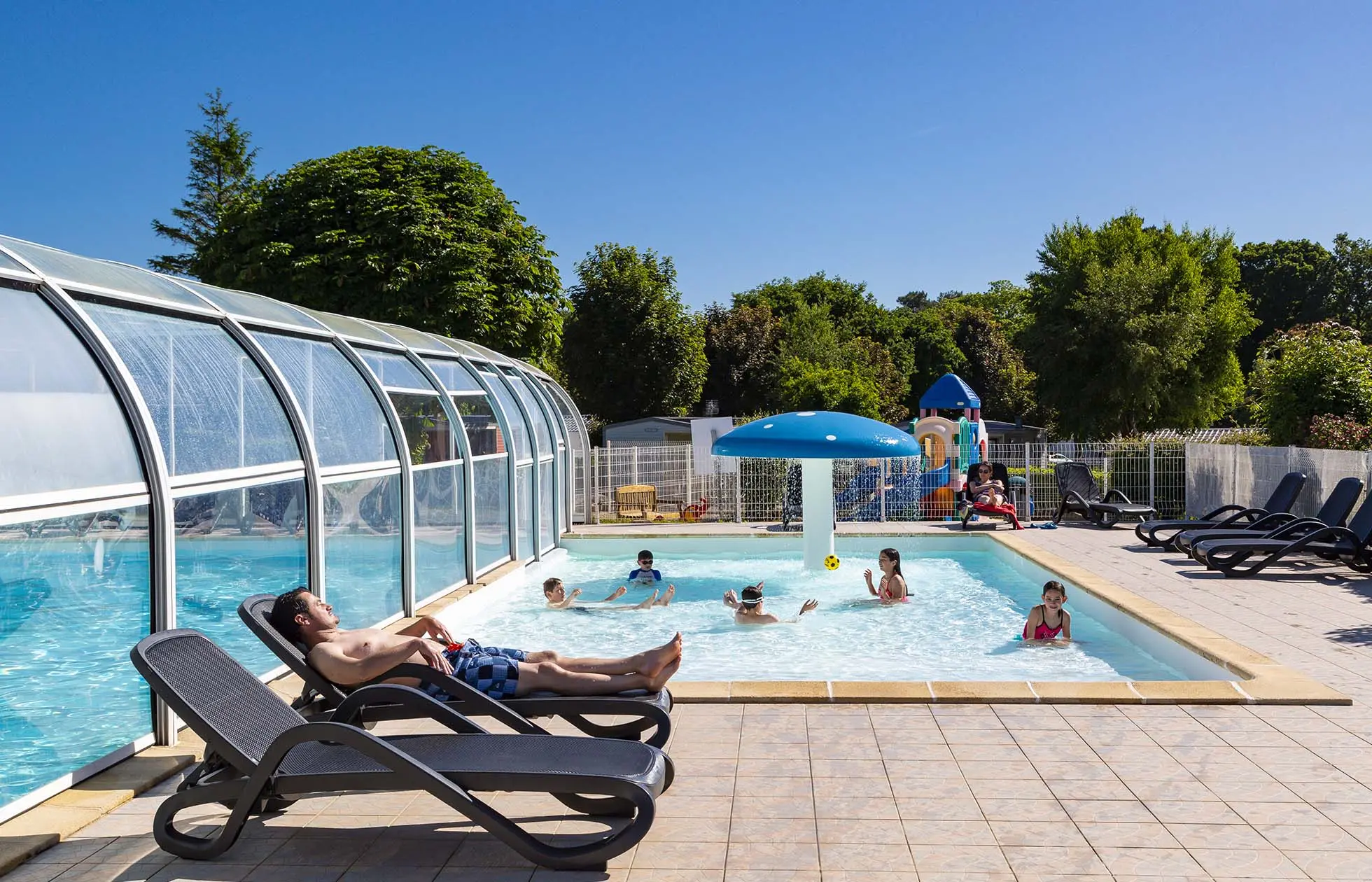 02 - Camping Le Kerleyou - Piscine
