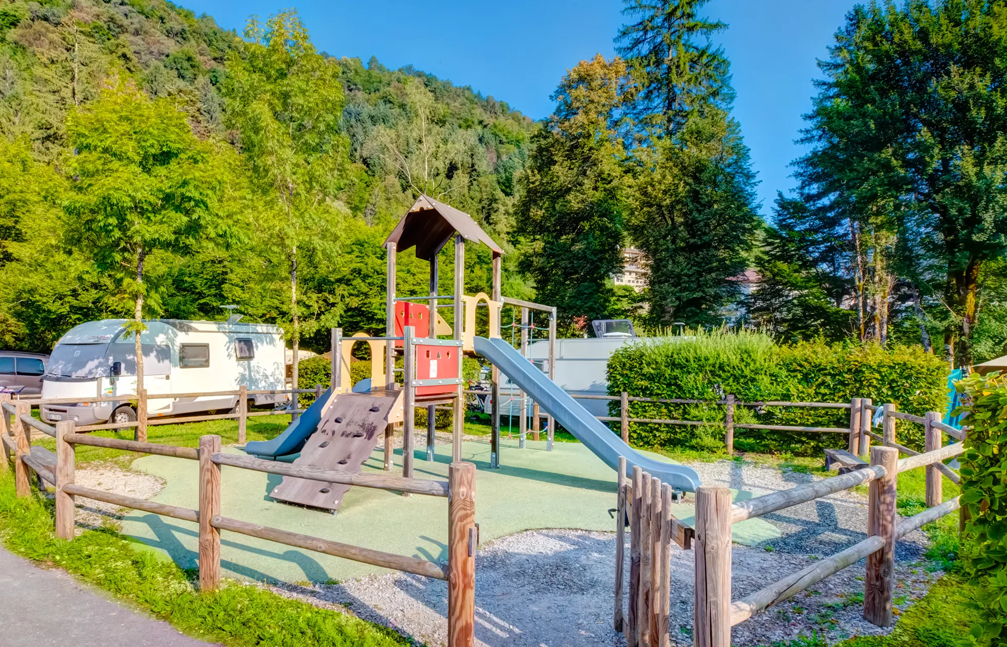 09 - Camping Le Martinet - Aire de jeux