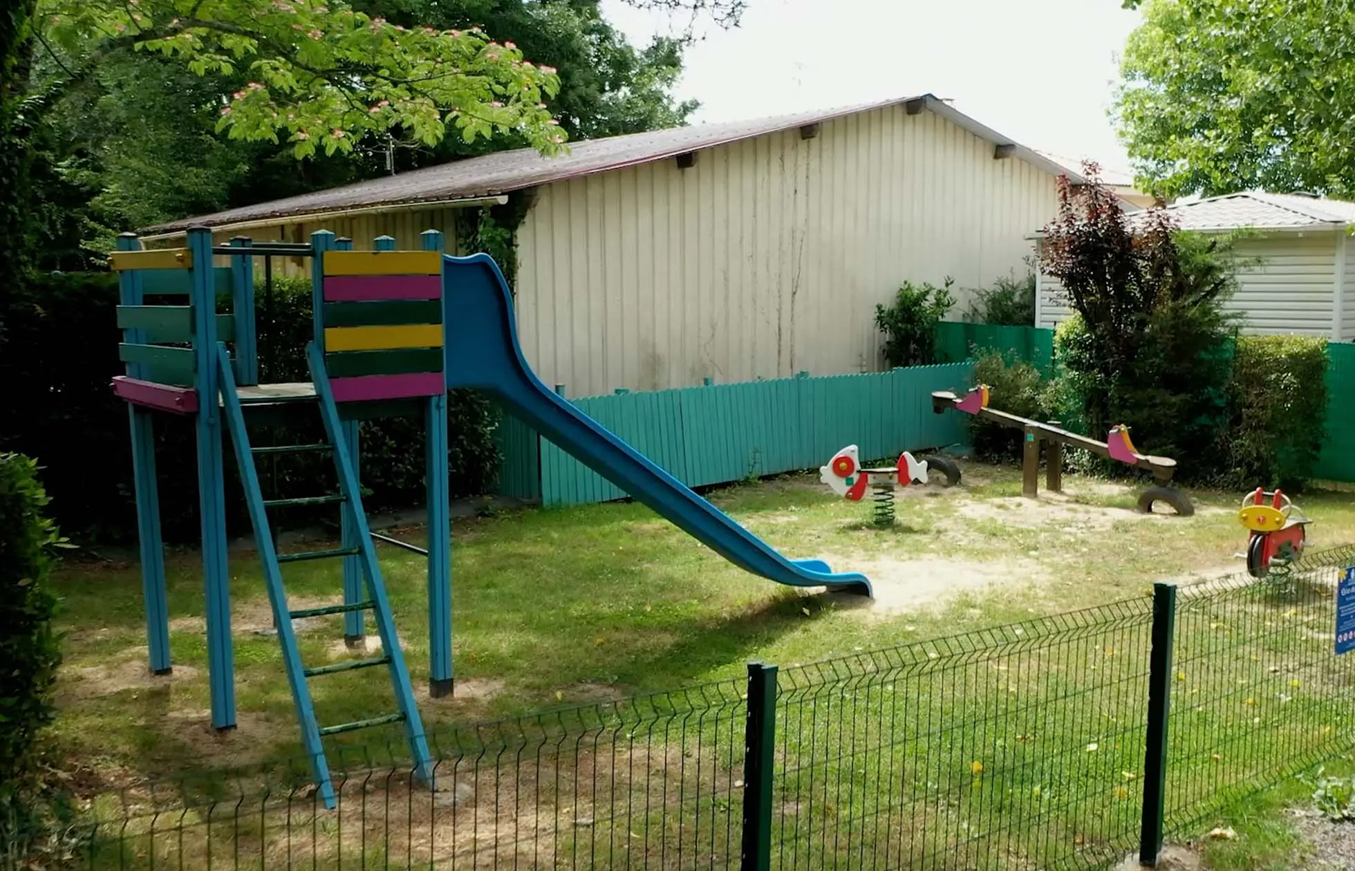 10 - Camping Le Pavillon - Aire de jeux