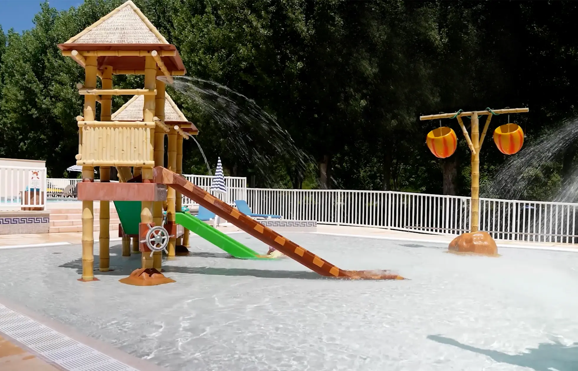 08 - Camping Le Peyrelade - Piscine