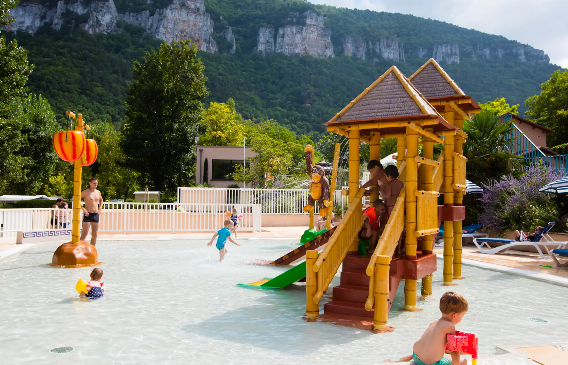 09 - Camping Le Peyrelade - Piscine
