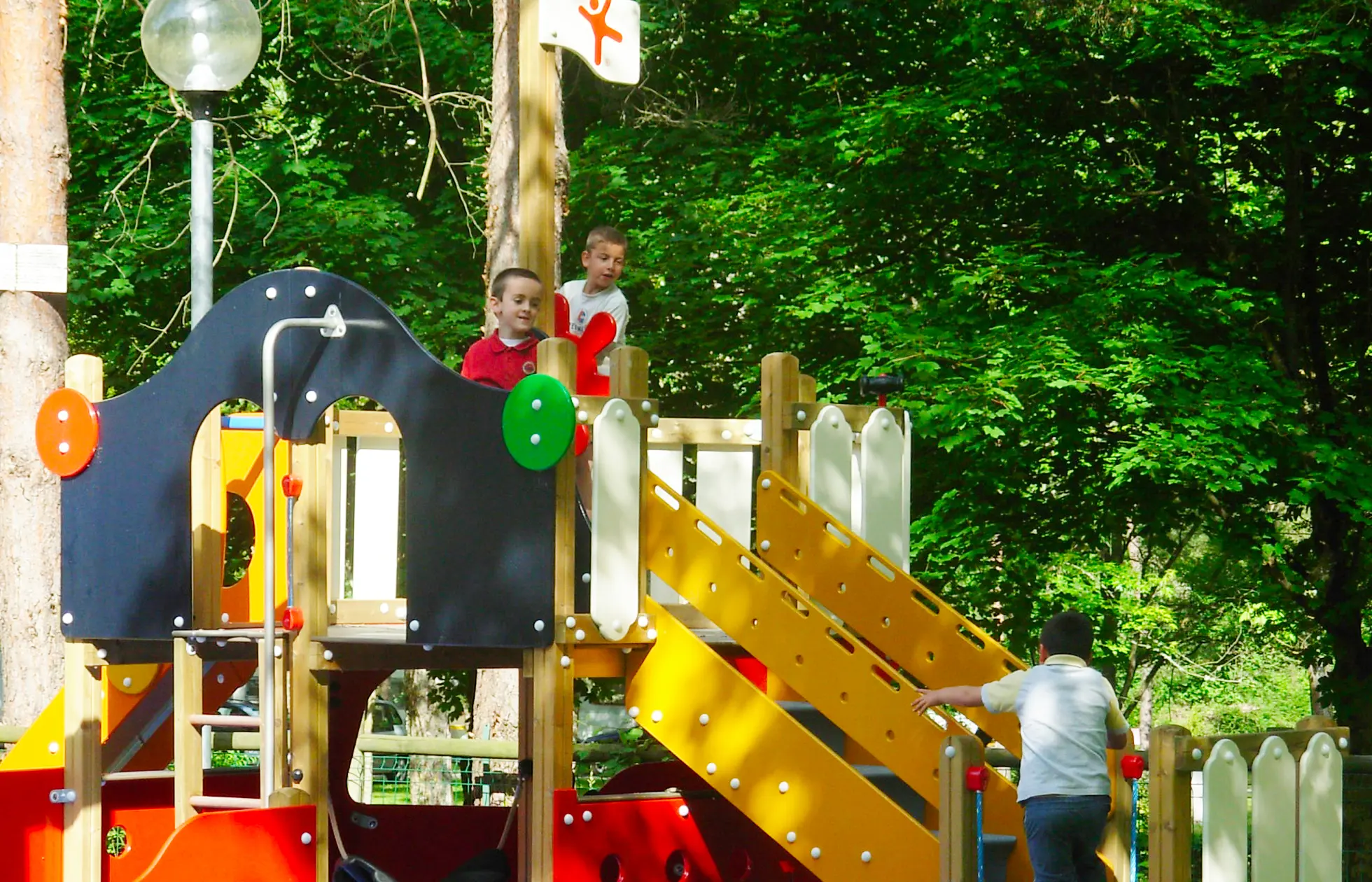 15 - Camping Le Peyrelade - Aire de jeux