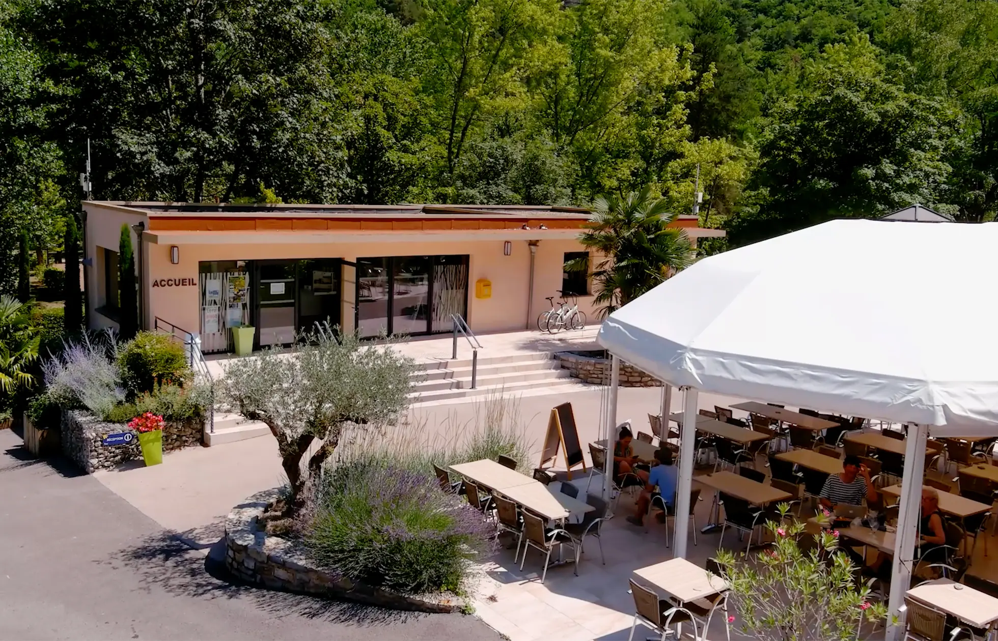 22 - Camping Le Peyrelade - Service