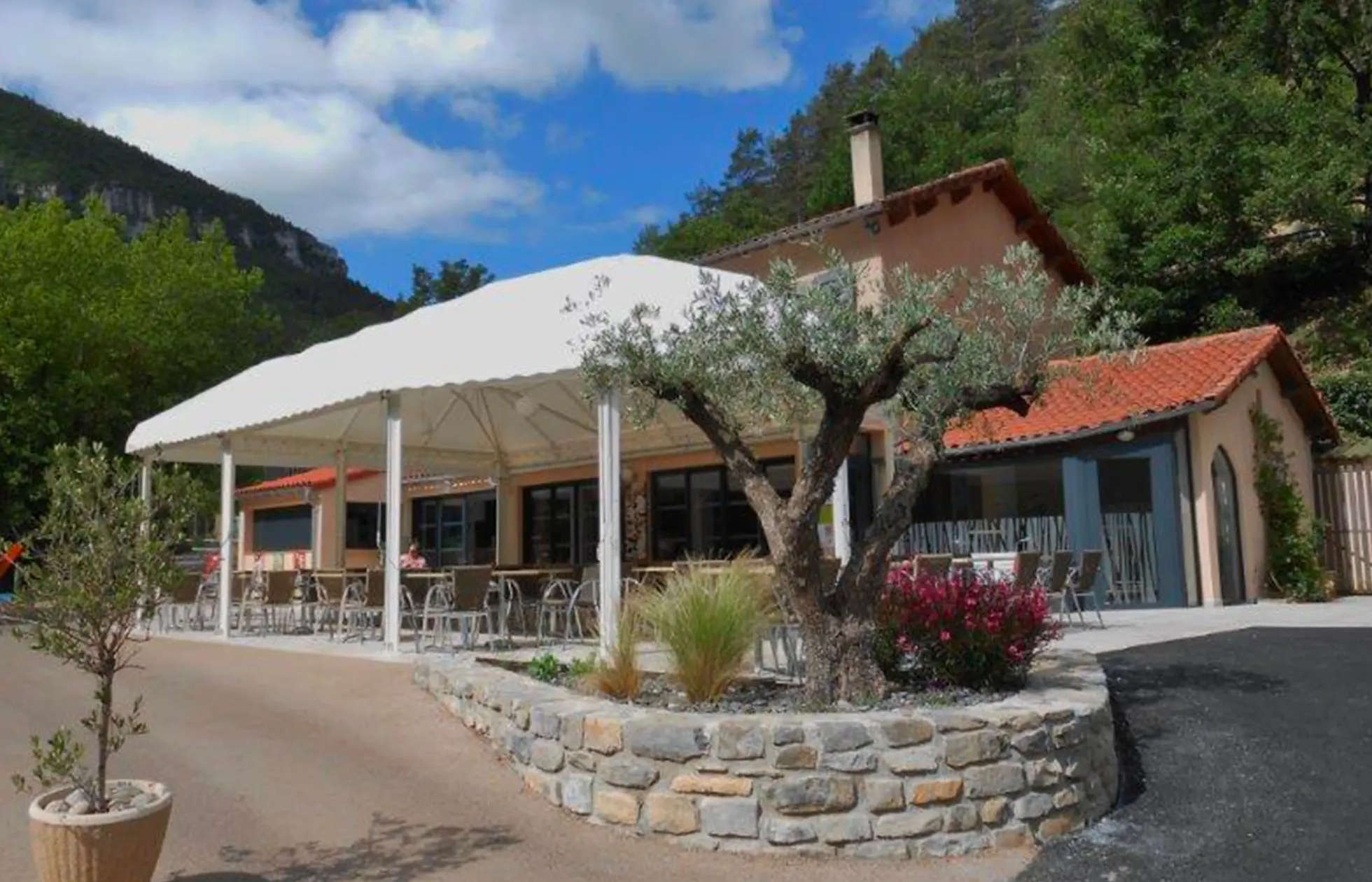 23 - Camping Le Peyrelade - Service