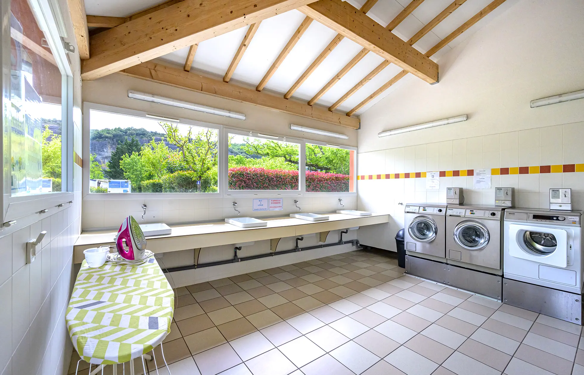 32 - Camping Le Riviera - Service