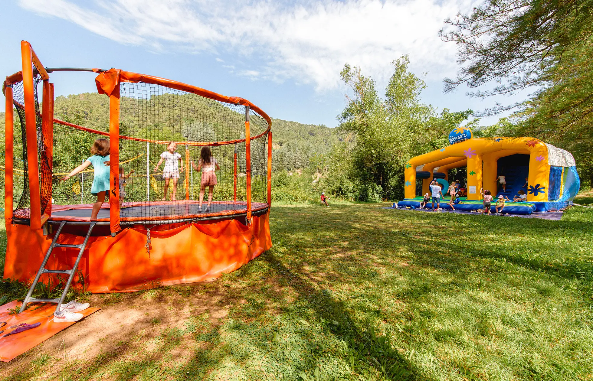17 - Camping Mas de Champel - Aire de jeux
