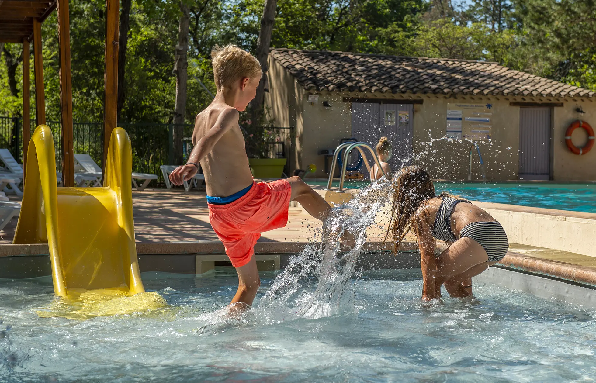 Camping Les Rives de l'Aygues - Piscine 1