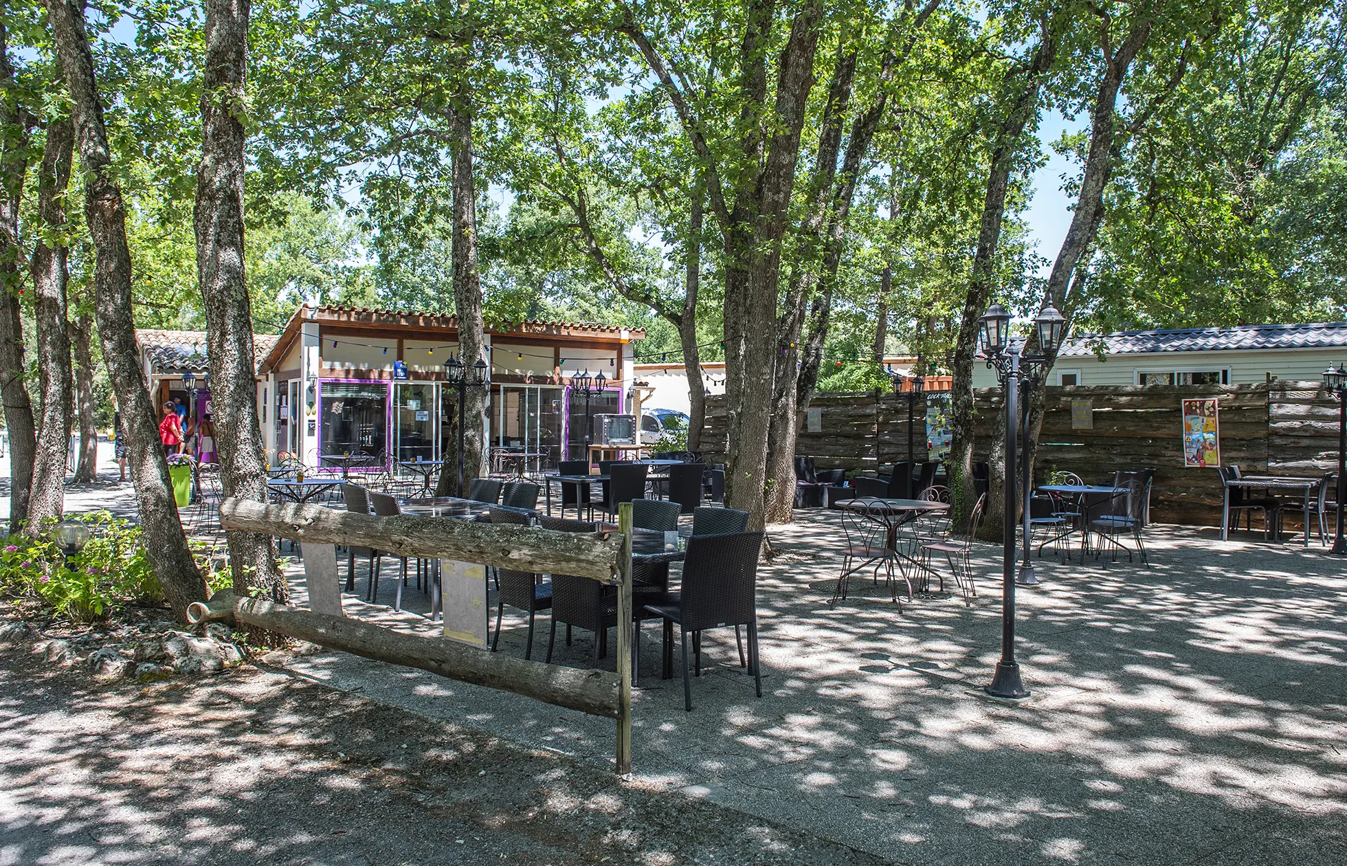 Camping Les Truffières - Service 7