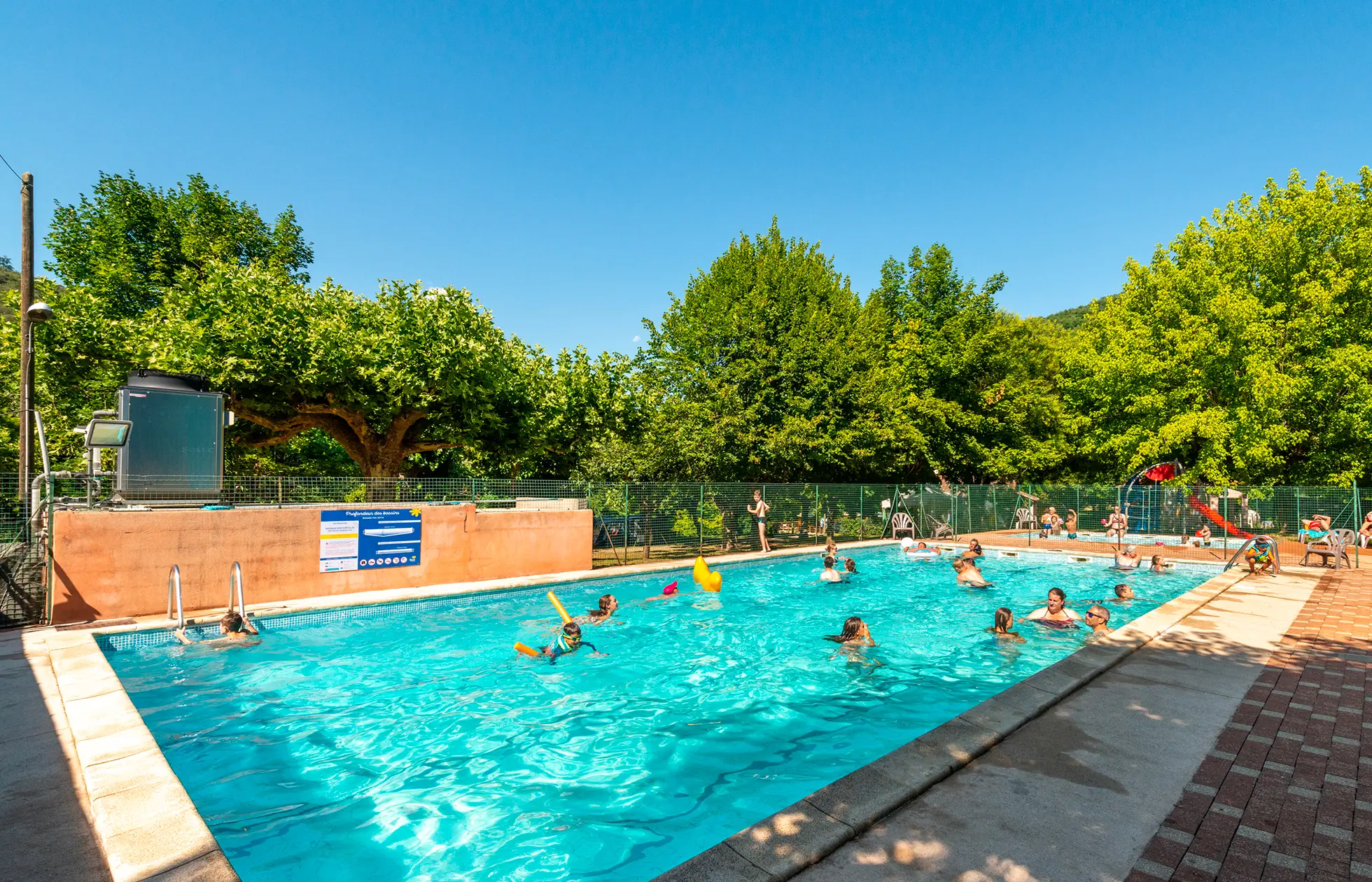 04 - Camping Le Val de l'Arre - Piscine