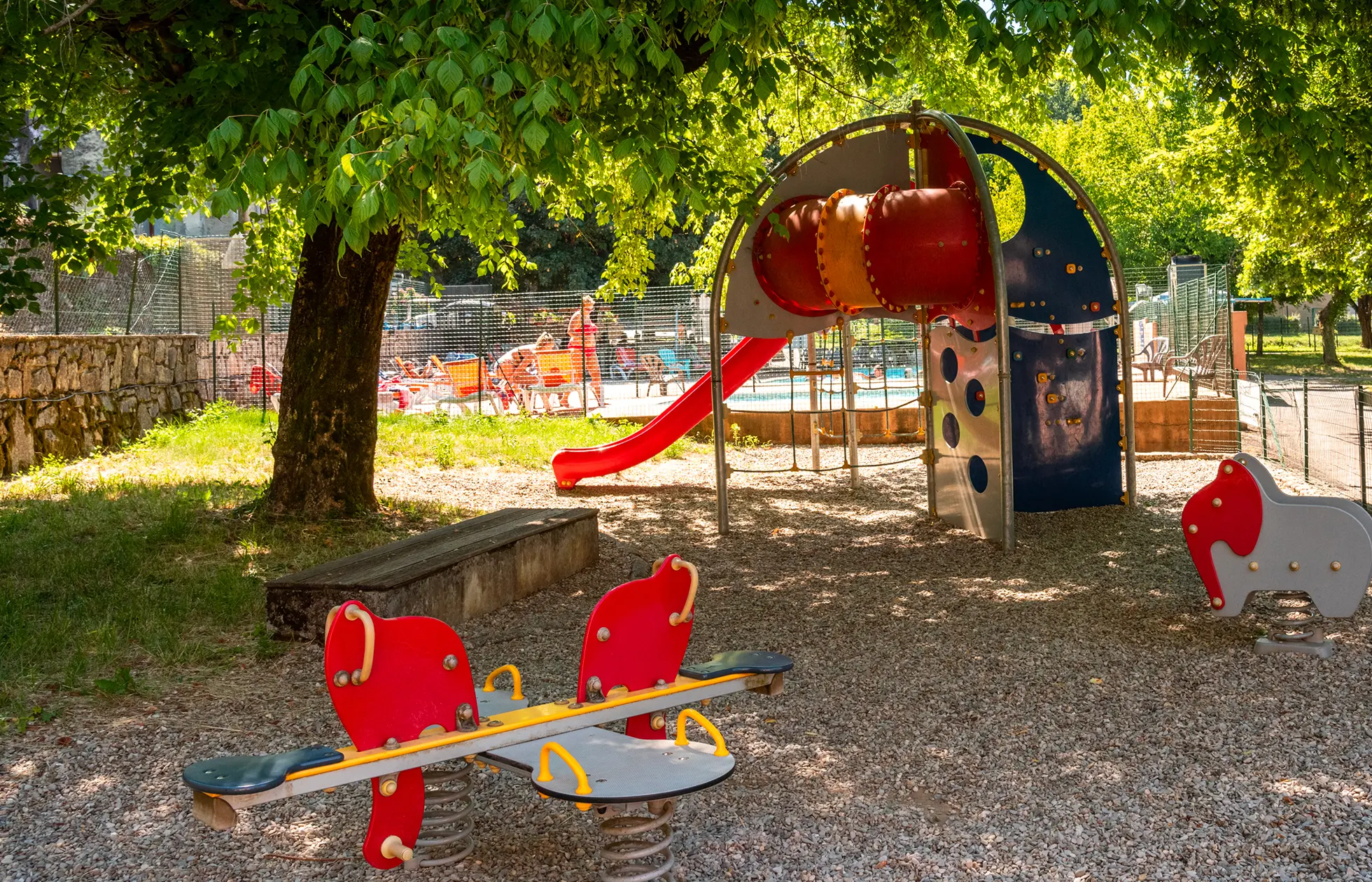 12 - Camping Le Val de l'Arre - Aire de jeux