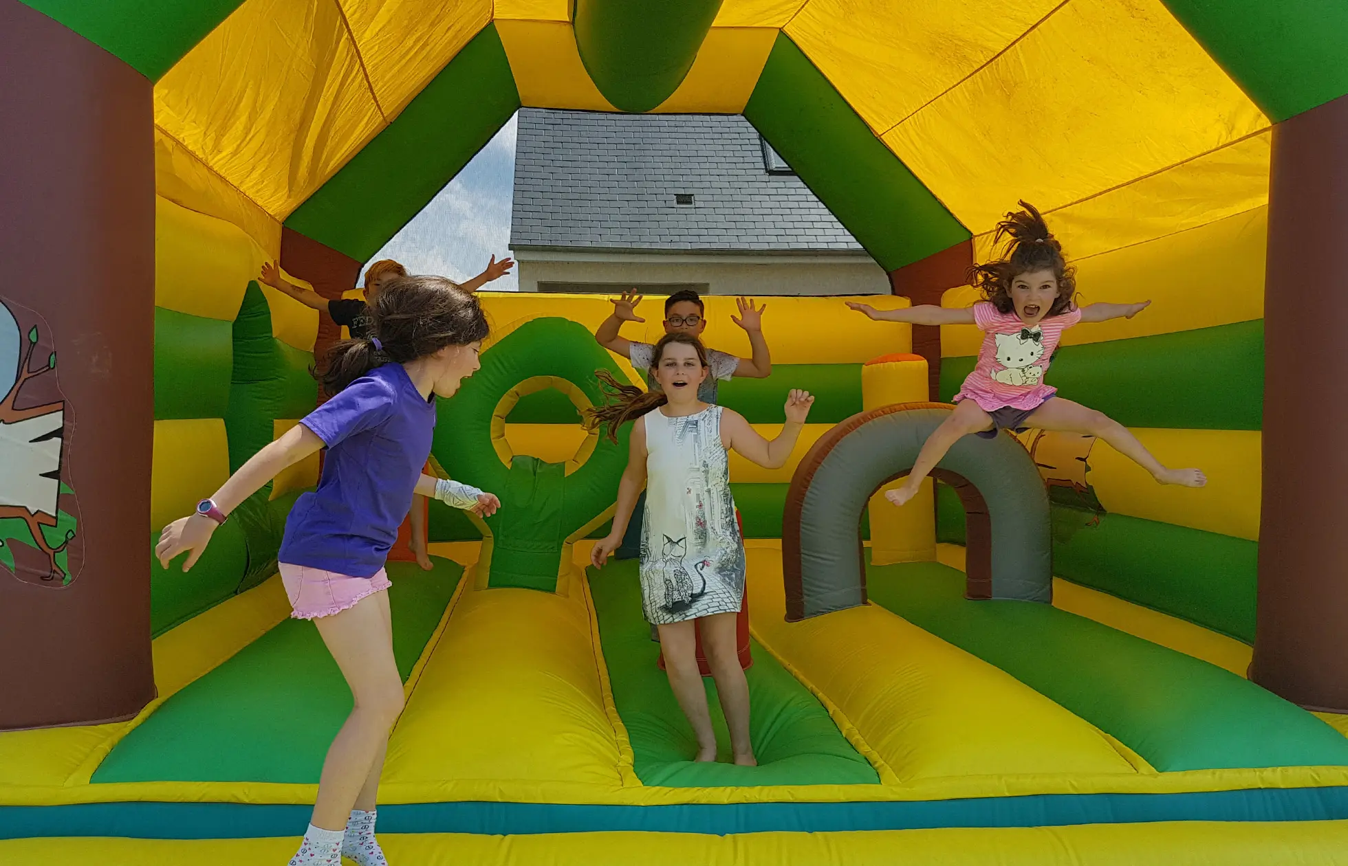 Camping Loire et Châteaux - Aire de jeux 2