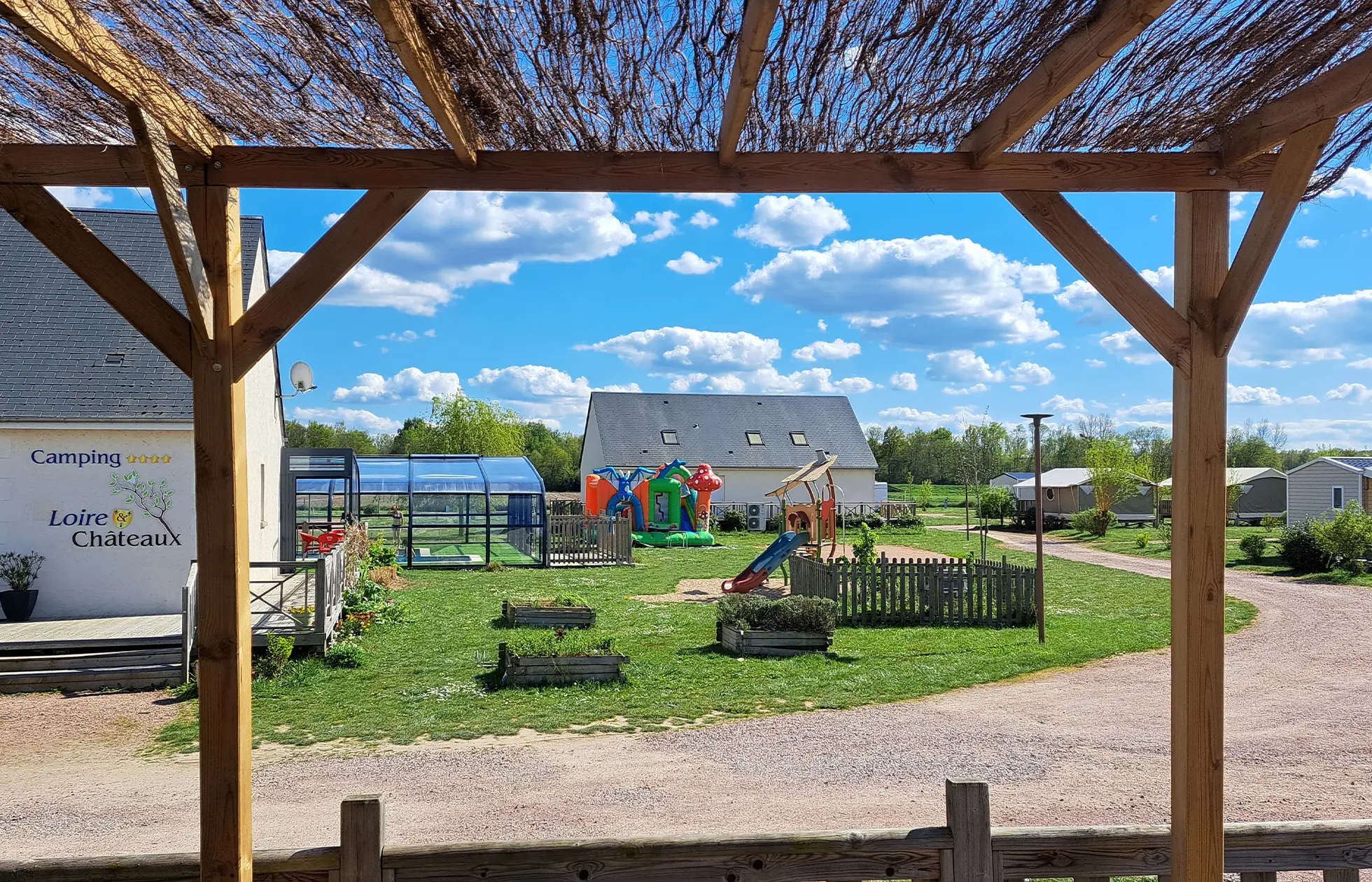 Camping Loire et Châteaux -Aire de jeux 1
